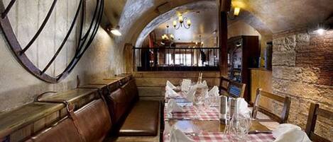 Serveert lunch en diner