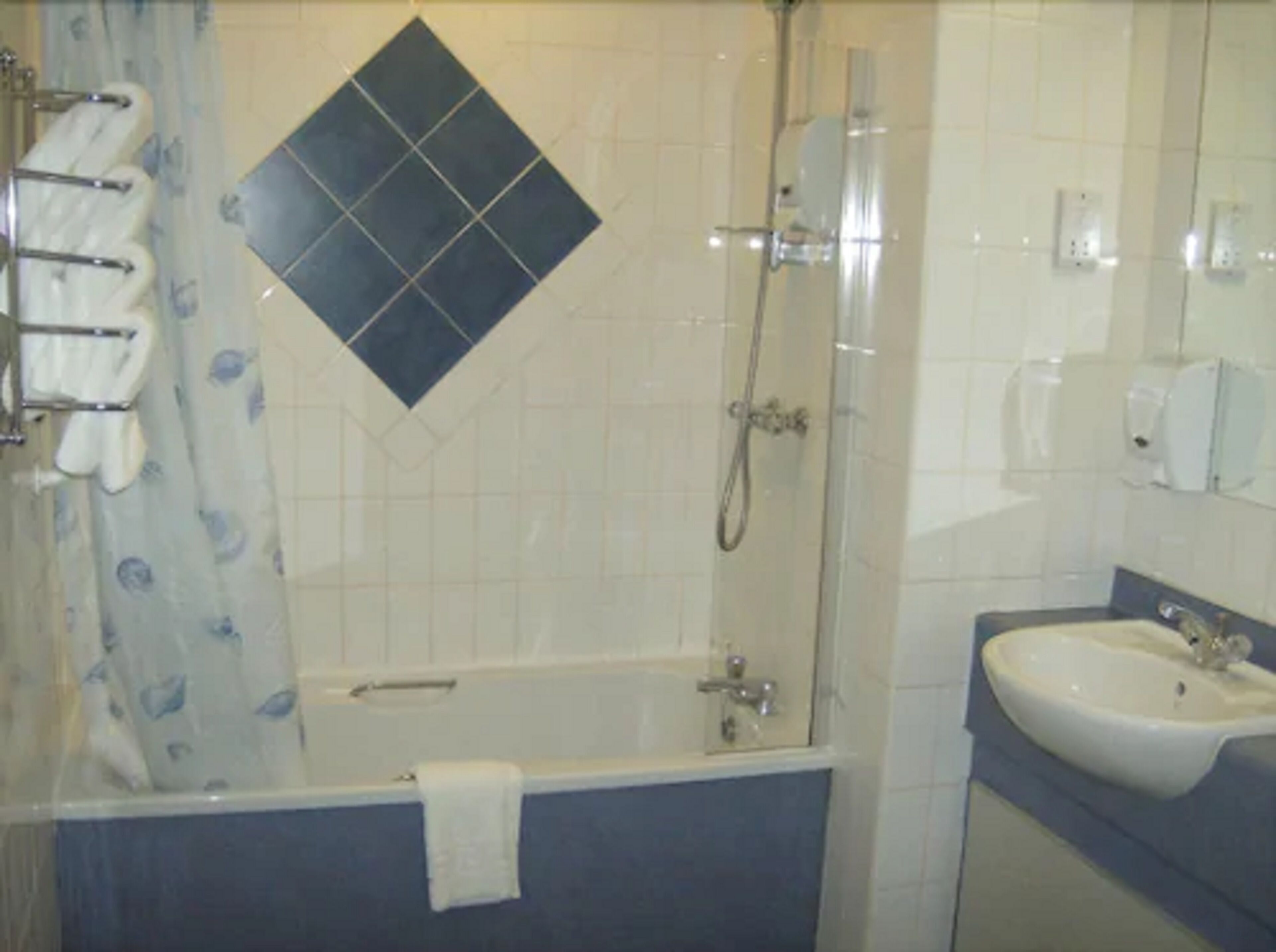 Photo - Diamond Lodge