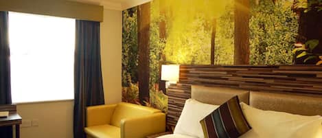 مكتب وواي فاي مجانًا وملاءات أسرّة