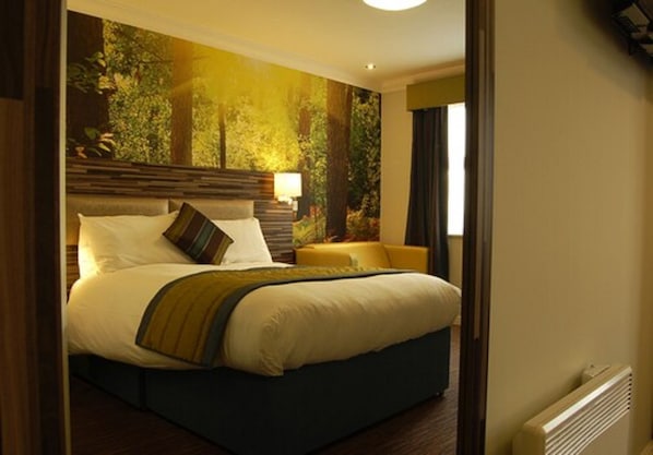 Desk, free WiFi, bed sheets