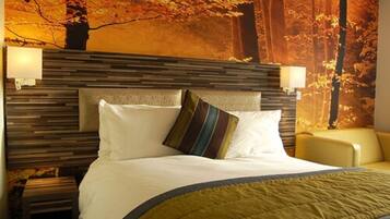 Quarto casal standard | Escrivaninha, Wi-Fi de cortesia, roupa de cama