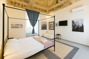 Standard Room | Individually decorated, individually furnished, desk, bed sheets - Palazzo Attila - Gioia Apartments (Procida)
