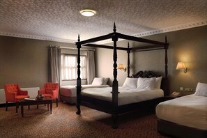 In-room safe, desk, iron/ironing board, free WiFi - Seven Oaks Hotel (Carlow)