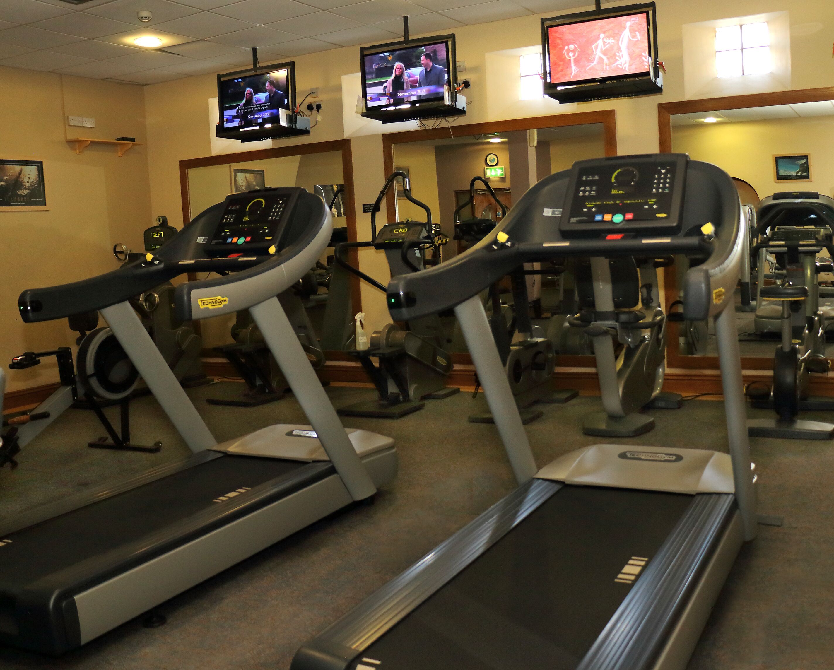 Photo - Seven Oaks Hotel