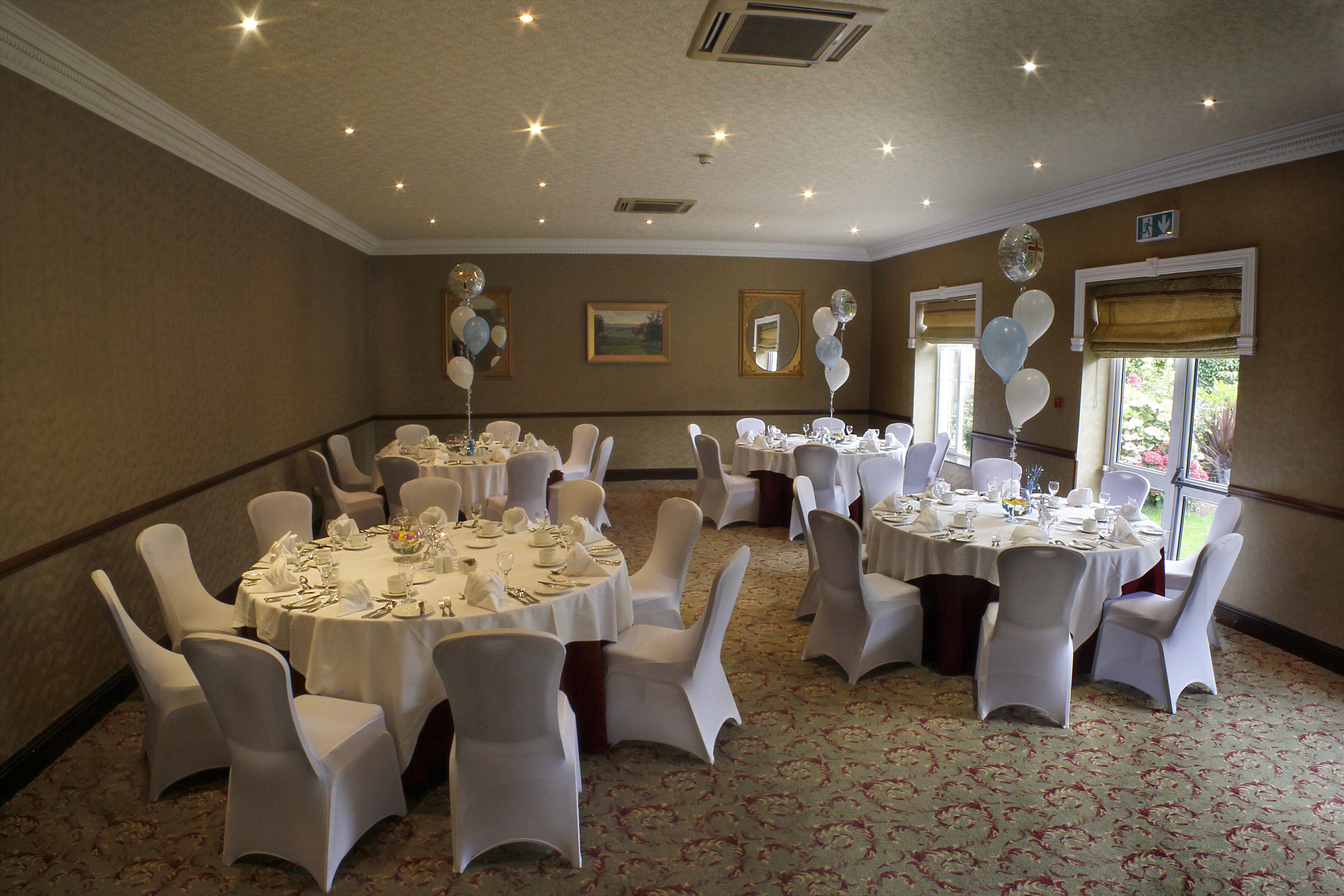 Photo - Seven Oaks Hotel