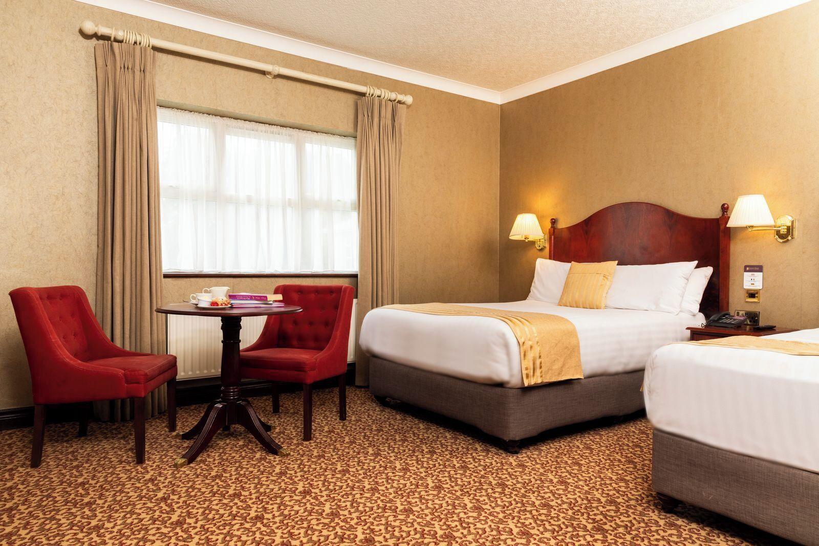 Photo - Seven Oaks Hotel