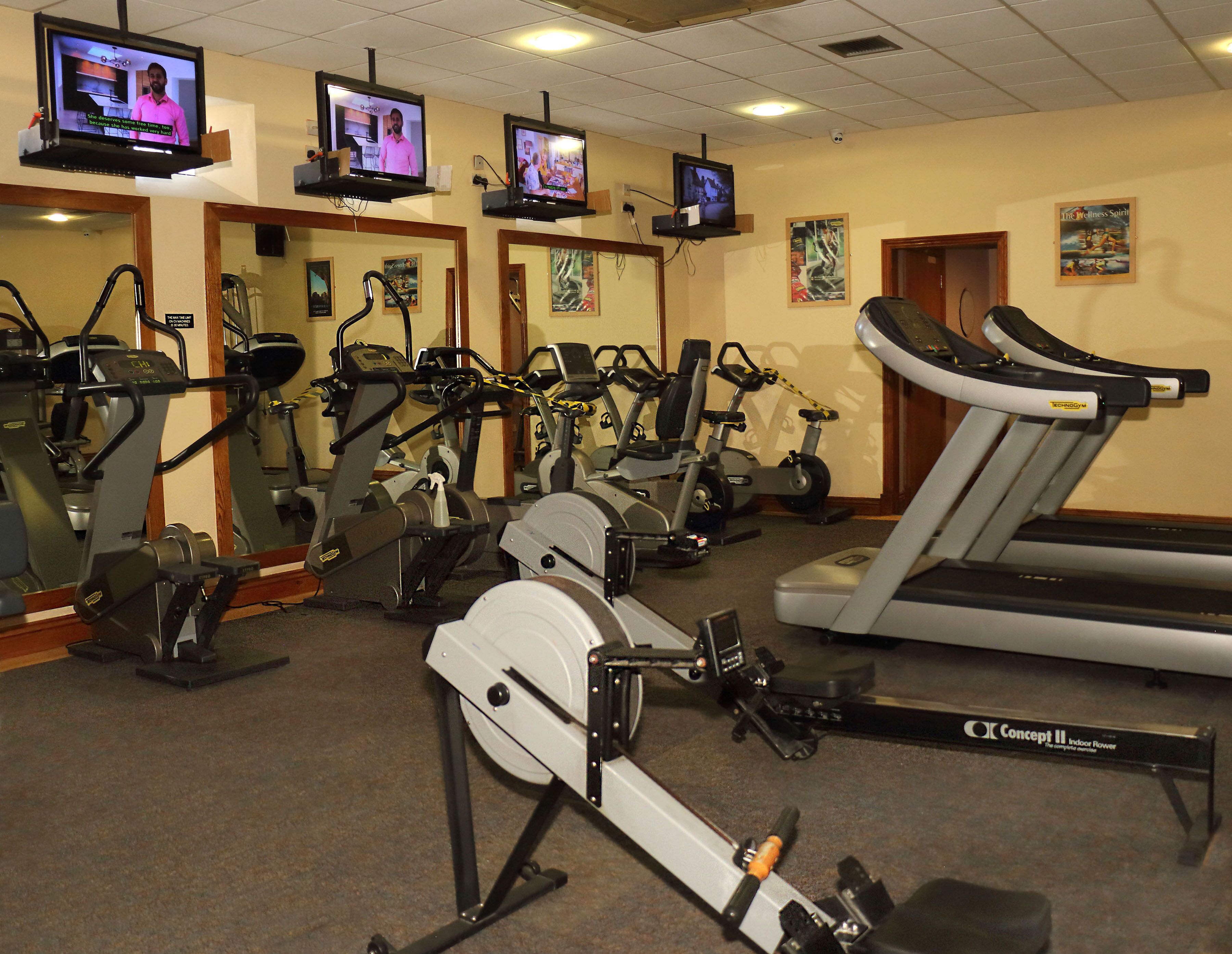 Photo - Seven Oaks Hotel