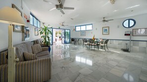 Sala de estar en el lobby