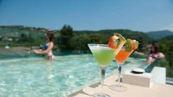 Seasonal outdoor pool, pool loungers