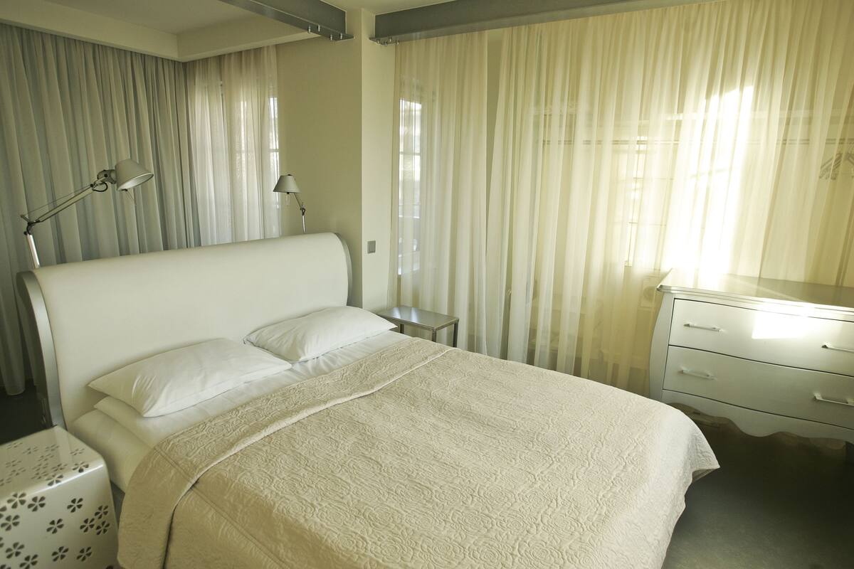 Matelas Select Comfort, minibar, coffres-forts dans les chambres, bureau