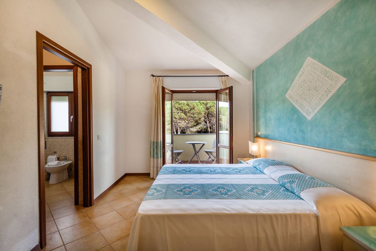 double room, terrace | minibar, in-room safe, desk, cots/infant beds