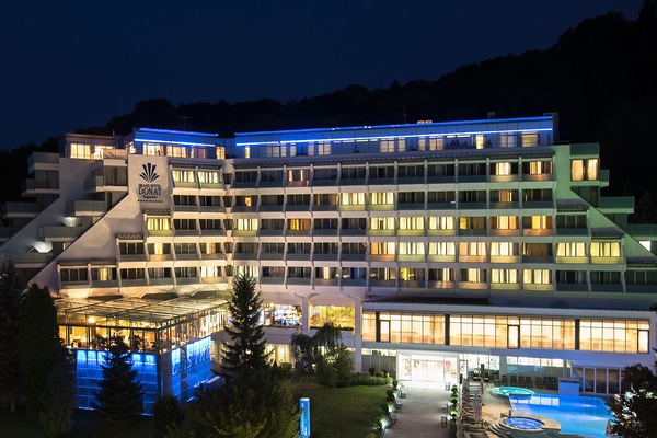 Front of property – evening/night