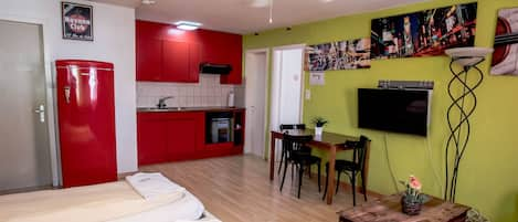 Studio | Iron/ironing board, rollaway beds, free WiFi, bed sheets