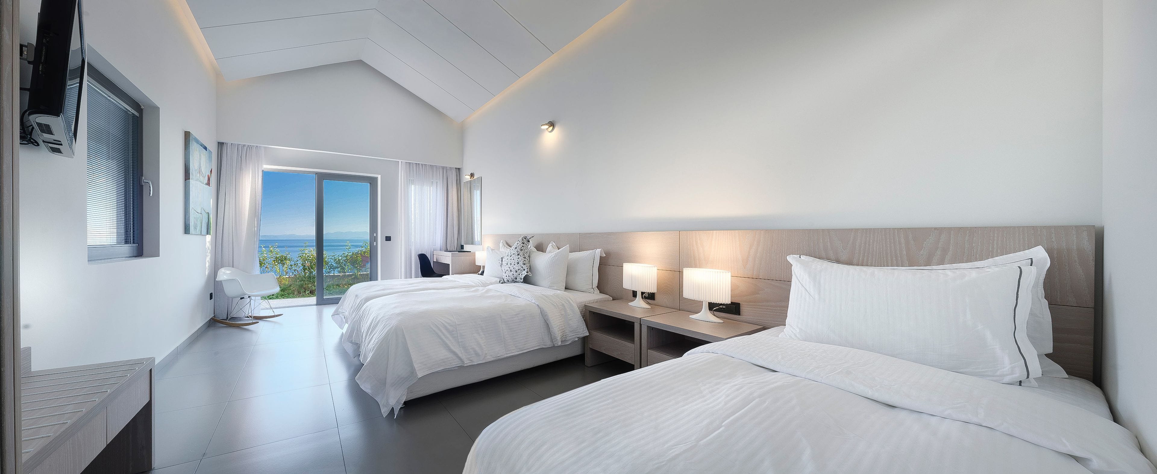 villa, 1 bedroom | in-room safe, desk, blackout curtains, soundproofing