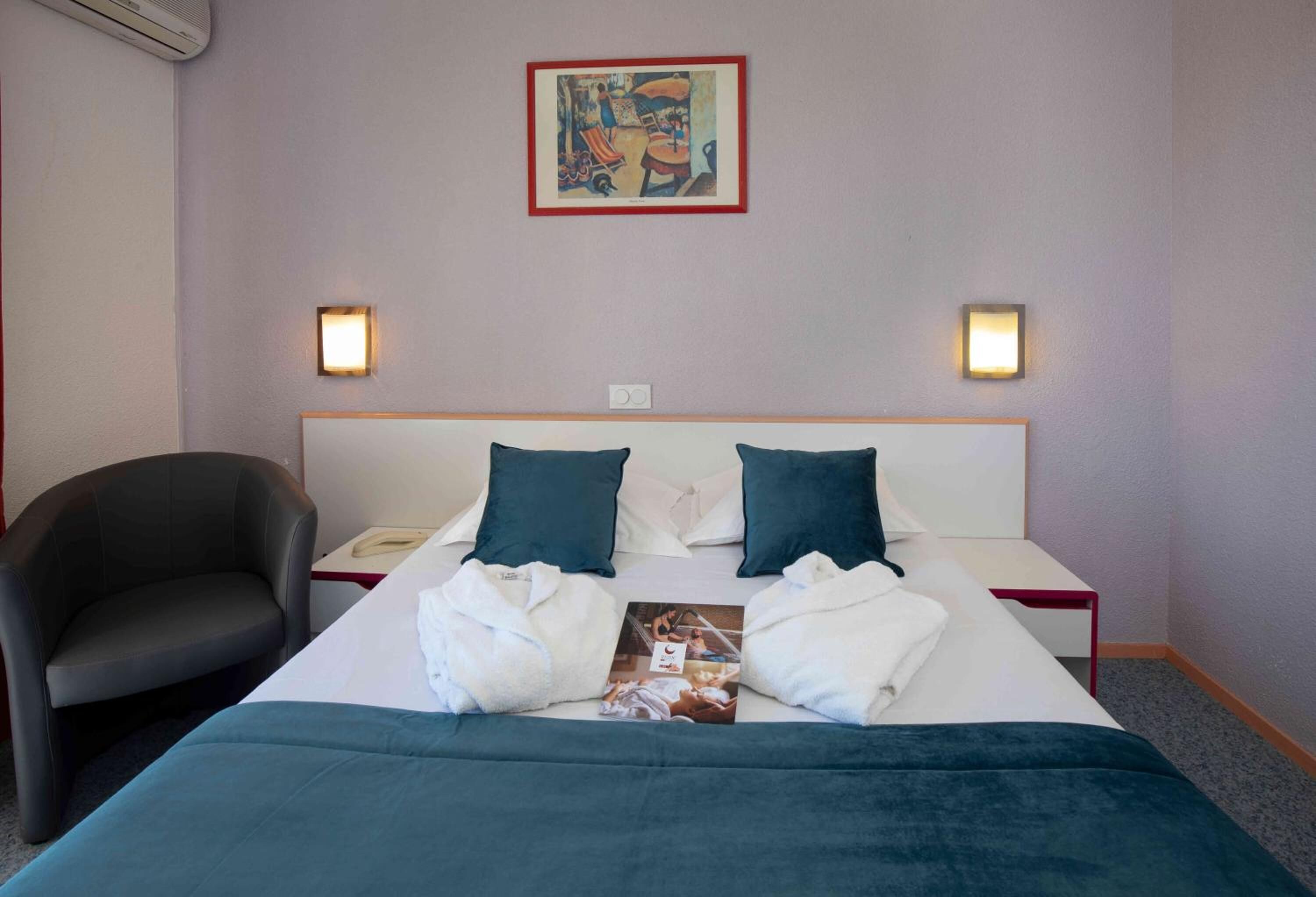 premium bedding, iron/ironing board, free wifi