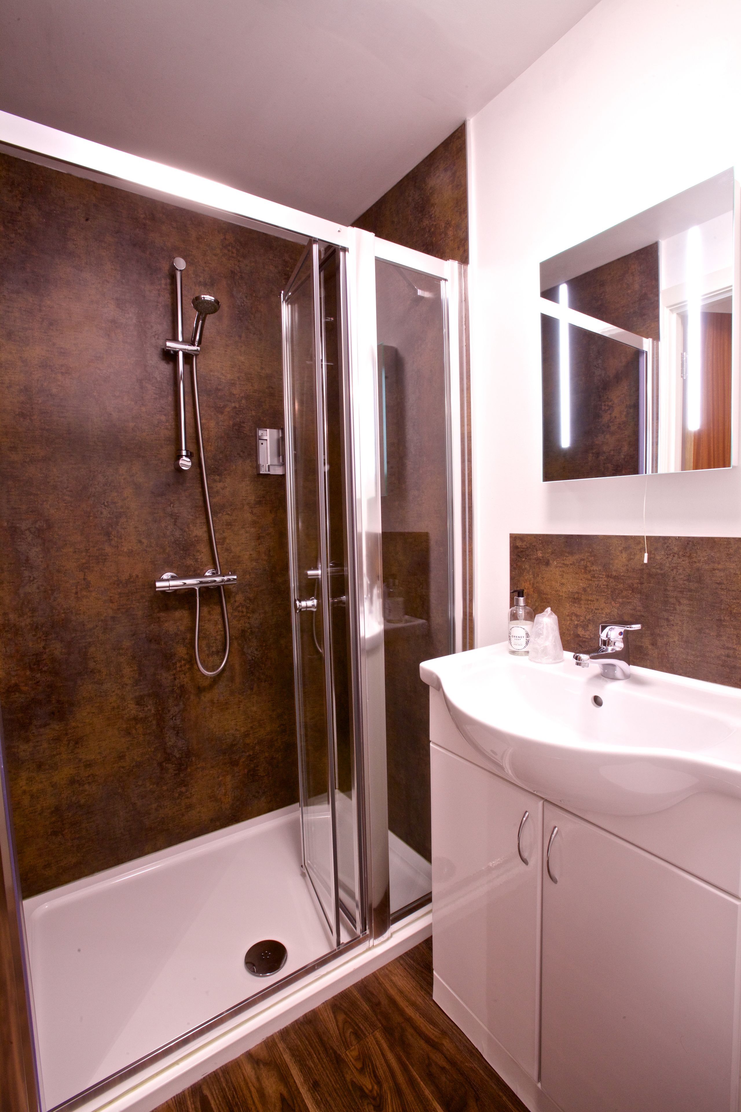 standard double room, 1 double bed | bathroom | shower, free toiletries, hair dryer, towels