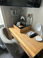 Ropa de cama de alta calidad y escritorio 