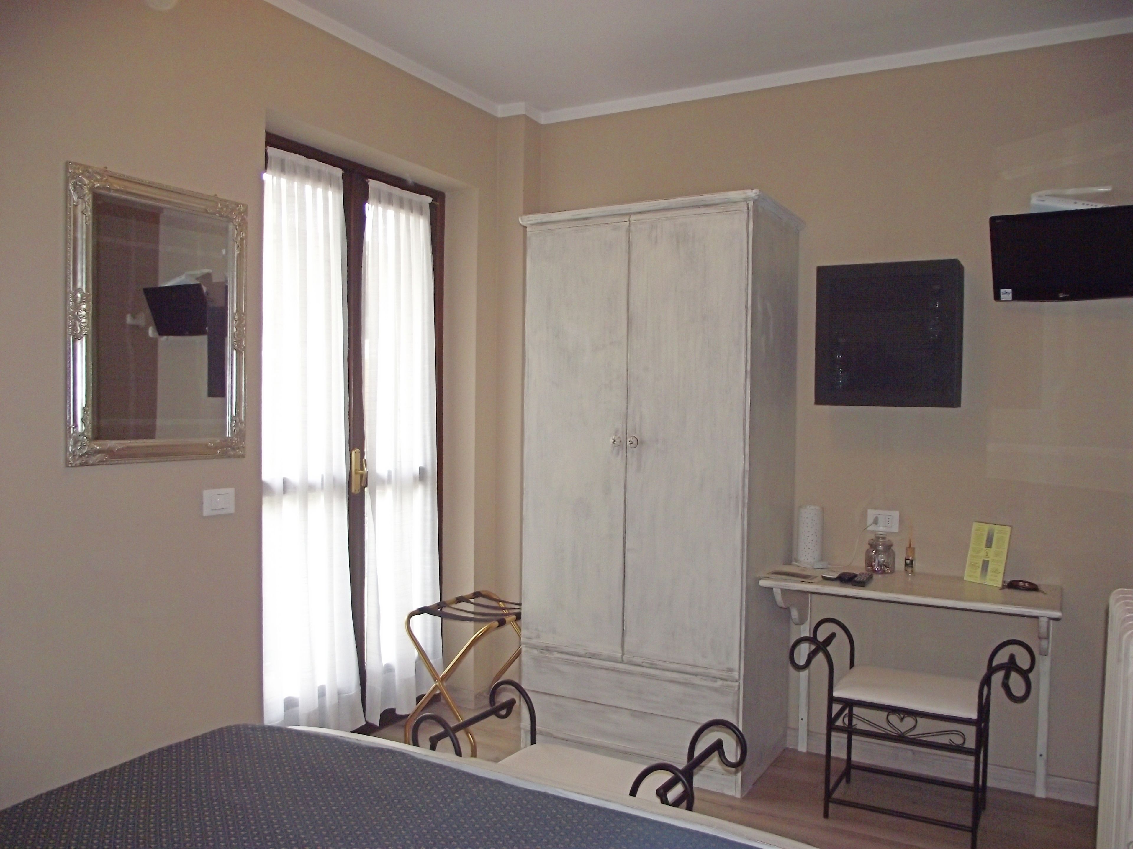 minibar, in-room safe, desk, cots/infant beds