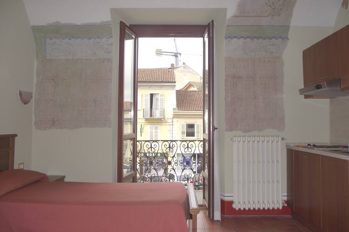 studio (2 pax) | minibar, in-room safe, desk, cots/infant beds