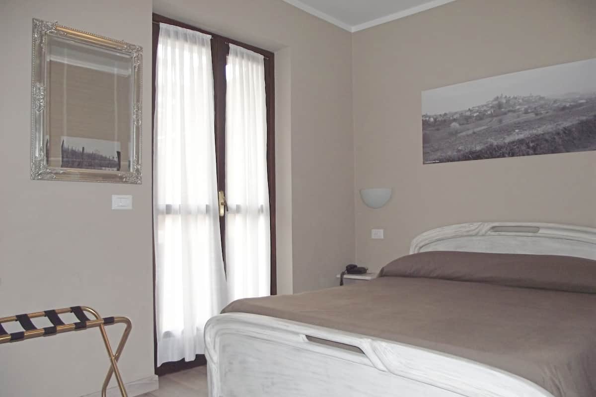 minibar, in-room safe, desk, cots/infant beds