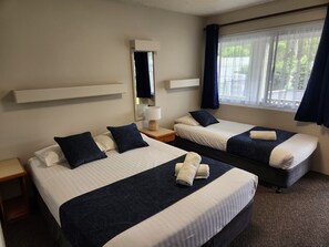 Minibar, desk, iron/ironing board, free WiFi - Bucketts Way Motel (Gloucester)