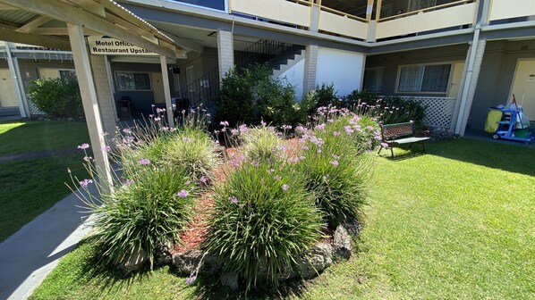 Exterior - Bucketts Way Motel (Gloucester)