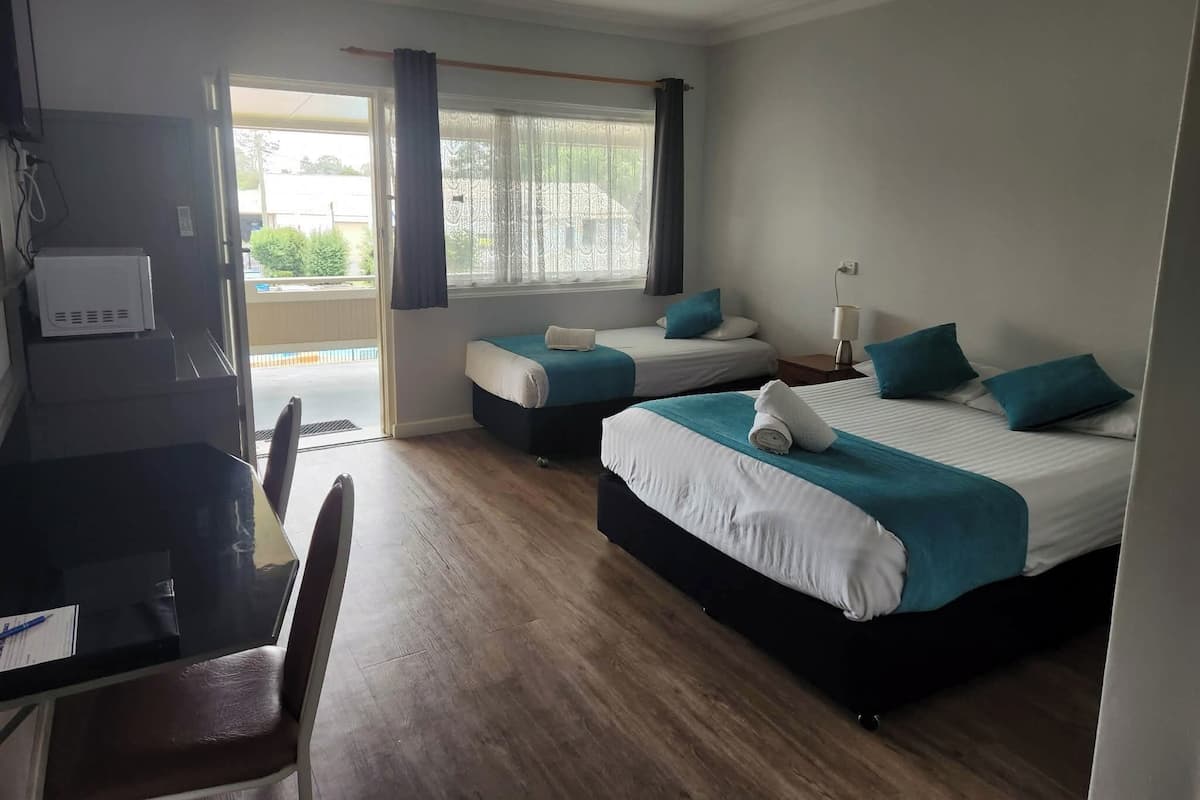 デラックス シングルルーム | ミニバー、アイロン / アイロン台、WiFi (無料)、ベッドシーツ