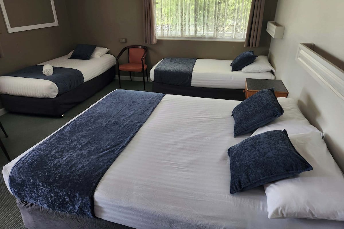 ファミリー ルーム | ミニバー、アイロン / アイロン台、WiFi (無料)、ベッドシーツ