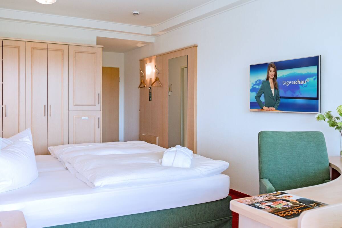 Basic Double Room, 1 Double Bed, Patio, Garden View