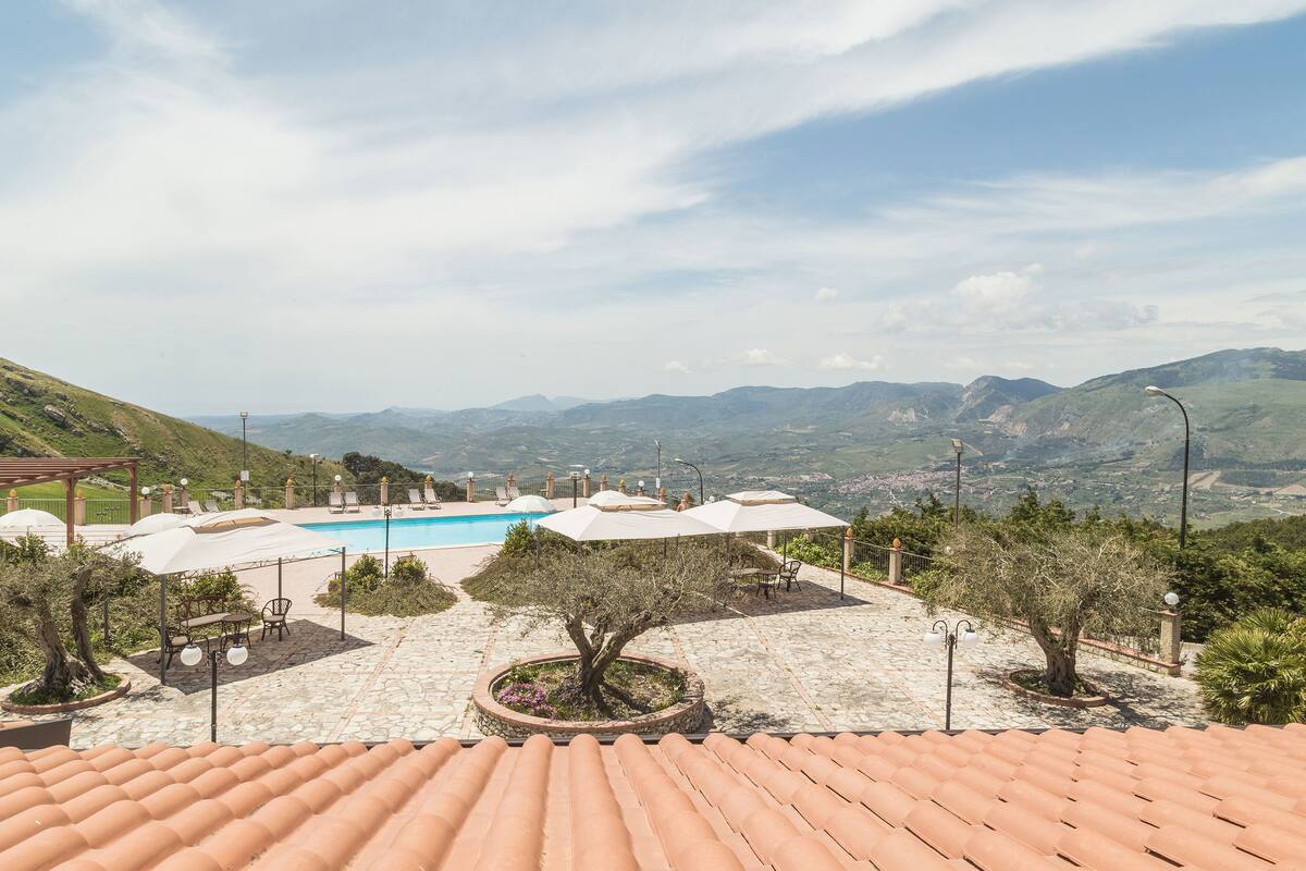 Minibar, caja de seguridad en la habitación, cunas y camas extra