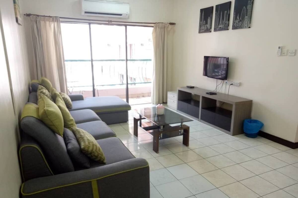 Apartemen, 3 kamar tidur, pemandangan kolam renang | Setrika/meja setrika dan Wi-Fi gratis
