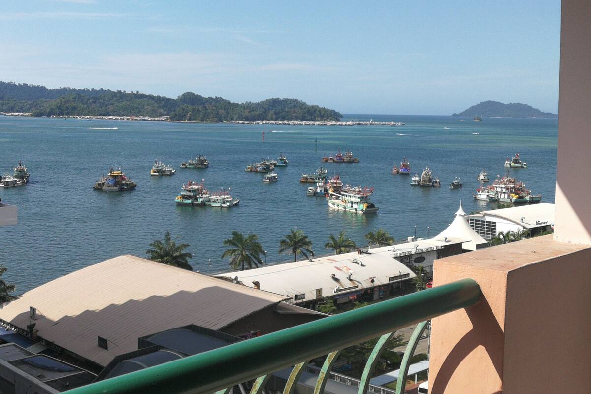 Apartemen, 3 kamar tidur (Waterfront View) | Setrika/meja setrika dan Wi-Fi gratis