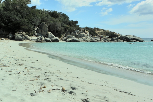 Beach nearby, white sand, sun loungers, beach umbrellas