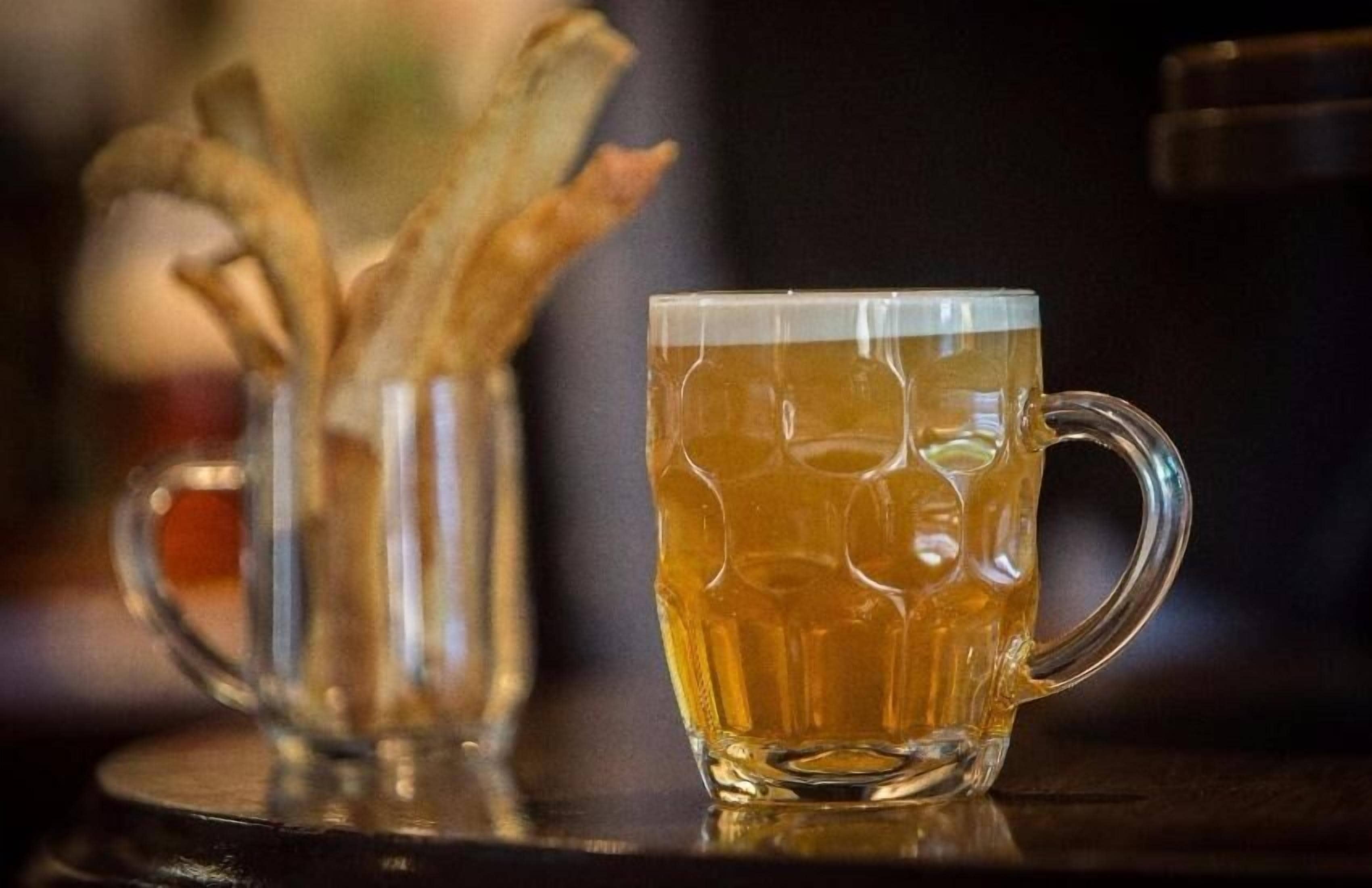 breakfast, lunch and dinner served