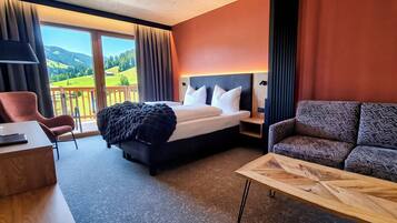 Deluxe Double Room | In-room safe, desk, free WiFi