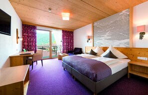 Superior Double Room, Balcony, Mountain View | In-room safe, desk, free WiFi - Hotel Goldene Rose (Lechaschau)
