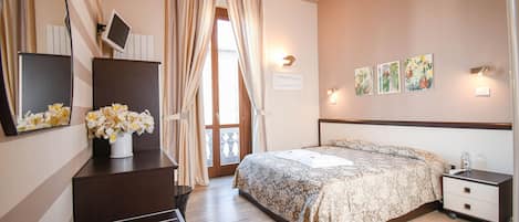 Habitación doble | Escritorio, wifi gratis y ropa de cama
