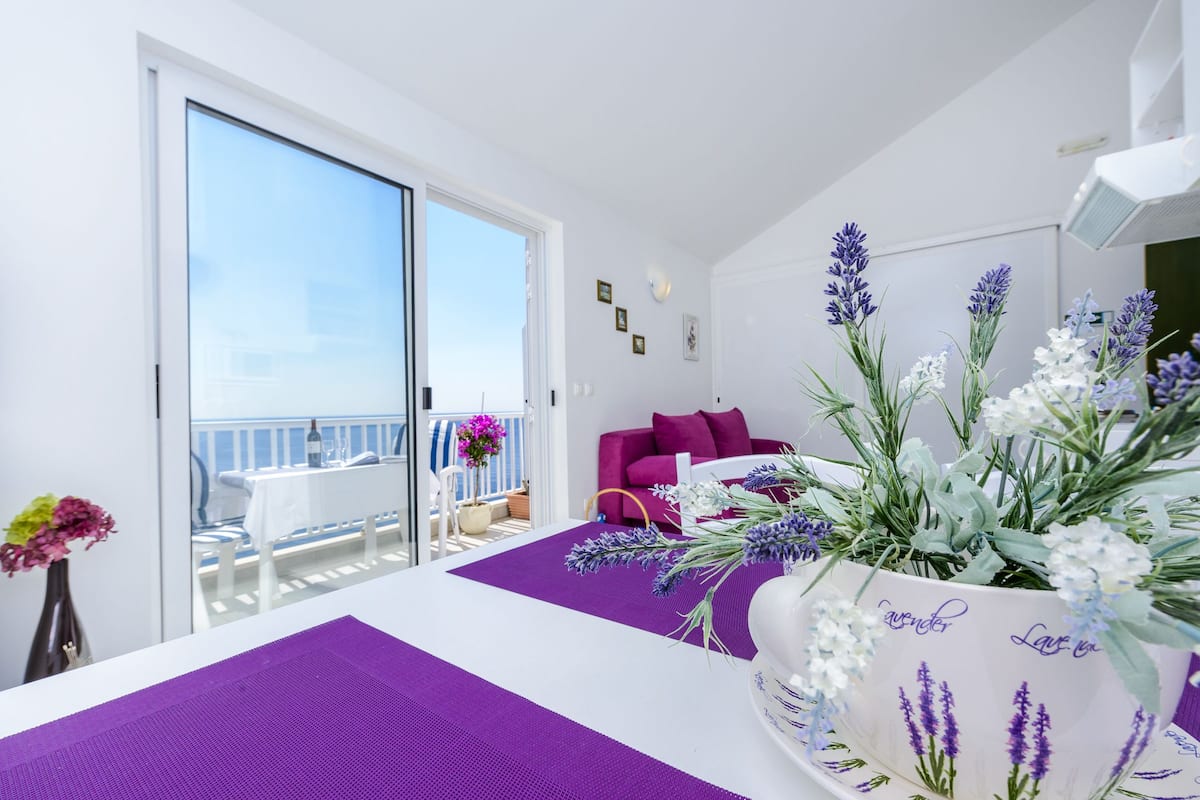 Apartment, Balcony, Sea View (4 persons) | Living area