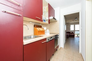 Studio Suite, Terrace, Sea View | Private kitchen