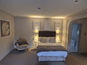 Family Suite, Ensuite