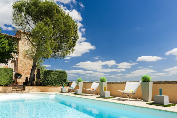 Piscina externa sazonal