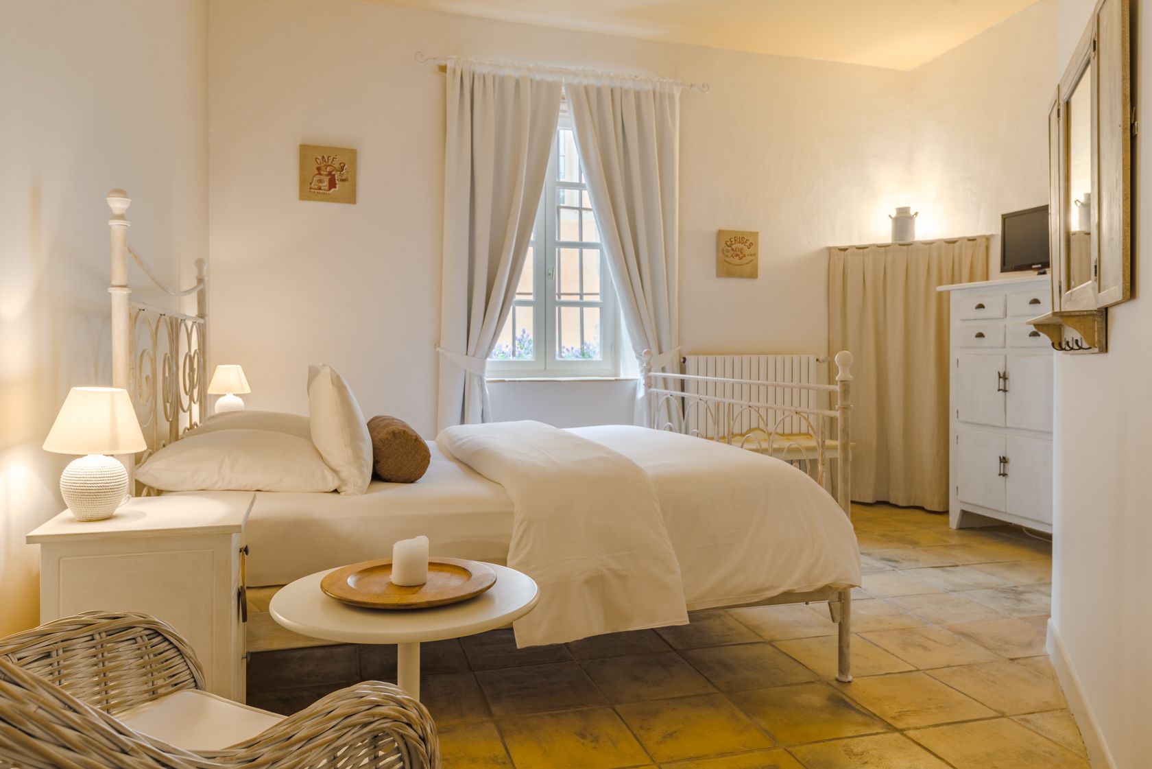 standard double room (cocagne terre) | pillow-top beds, individually decorated, iron/ironing board, free wifi