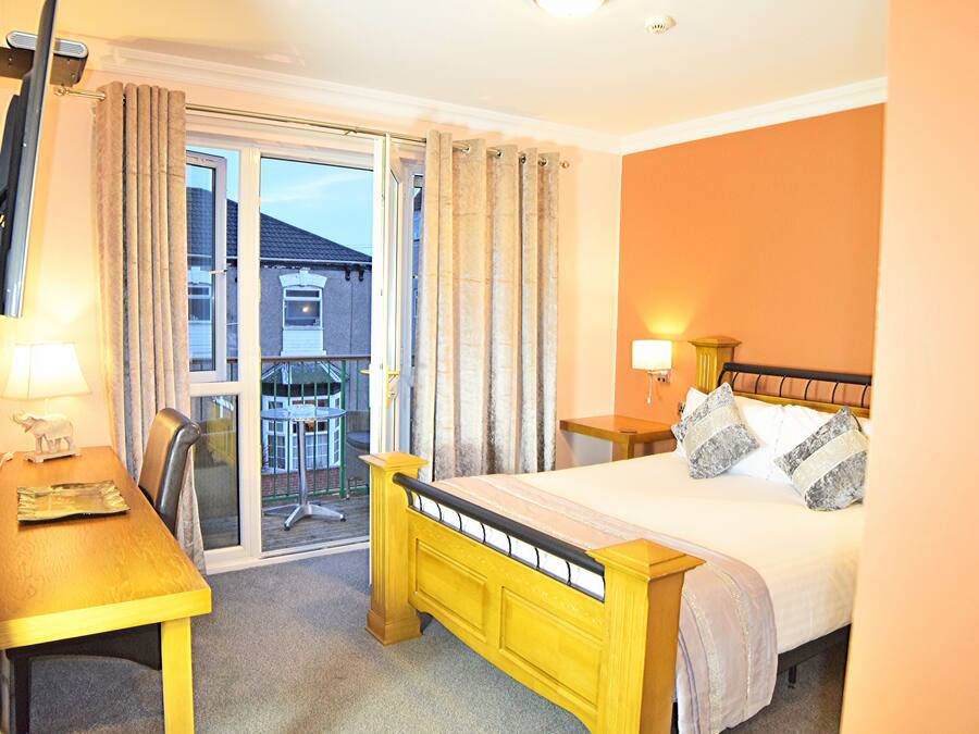 Quarto casal executivo, sacada | Roupas de cama premium, cofres nos quartos, escrivaninha