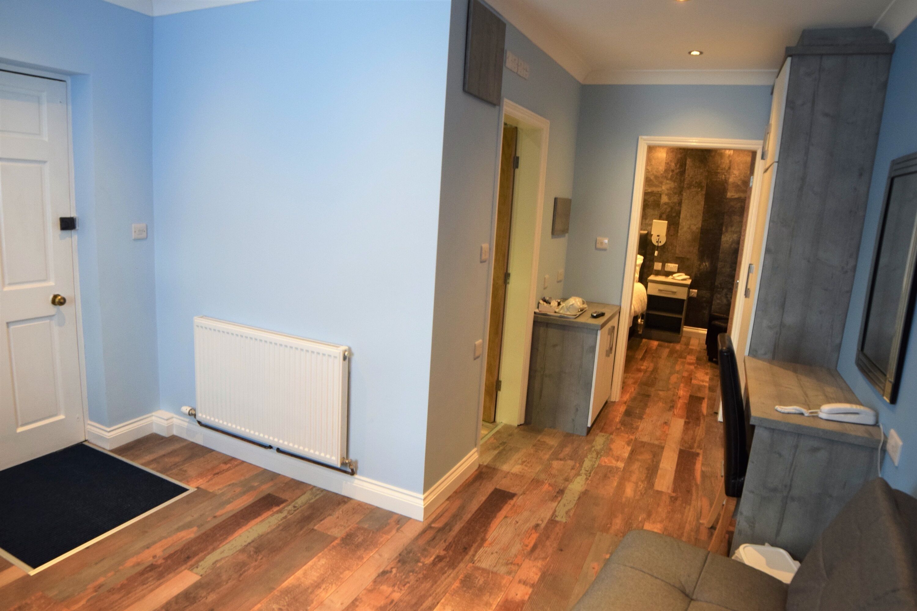 ground floor suite with spa bath | living area