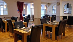 Restaurant - Oliver Cromwell Hotel (March)