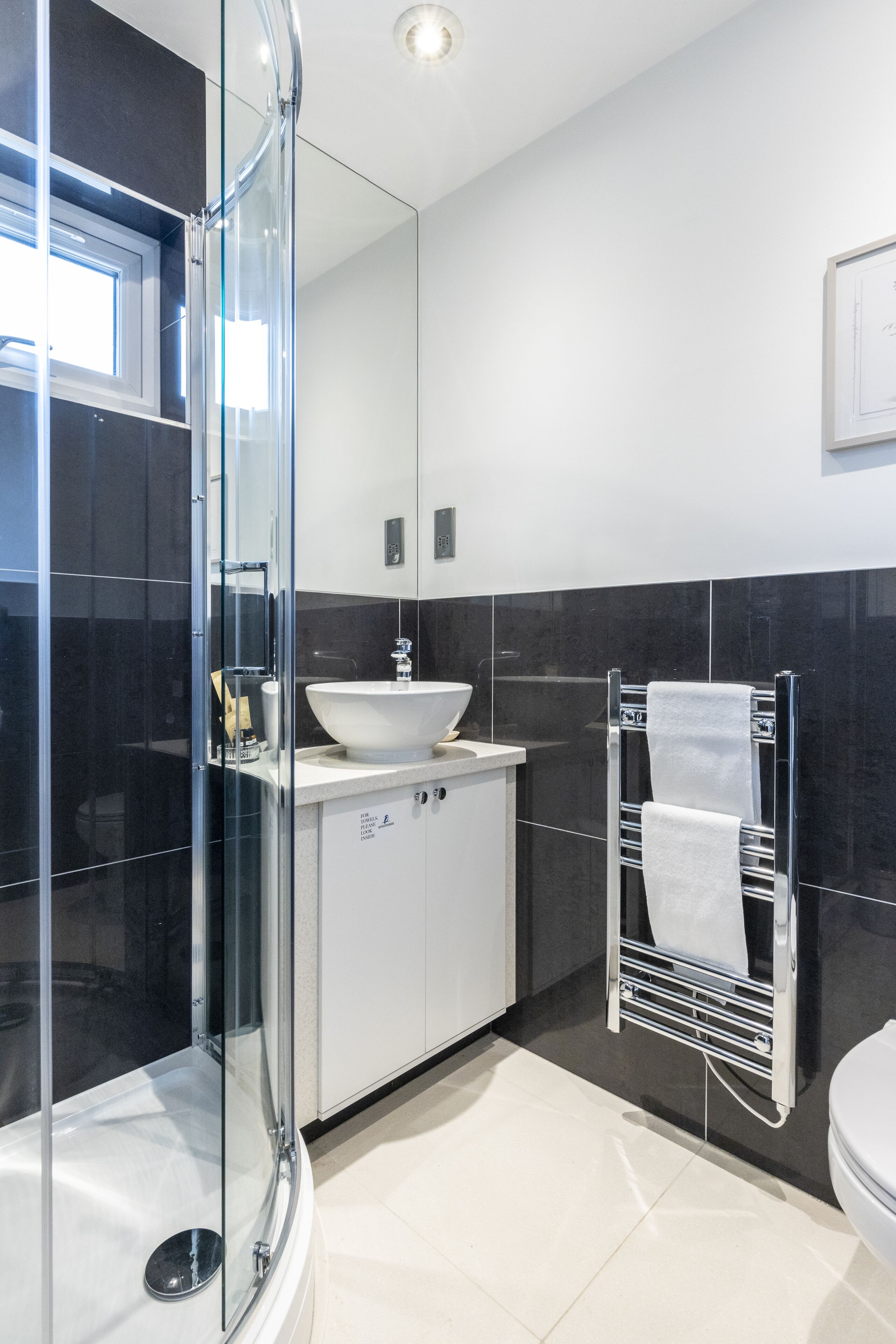 shower, free toiletries, hair dryer, slippers