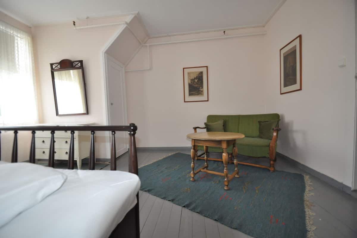 Cots/infant beds