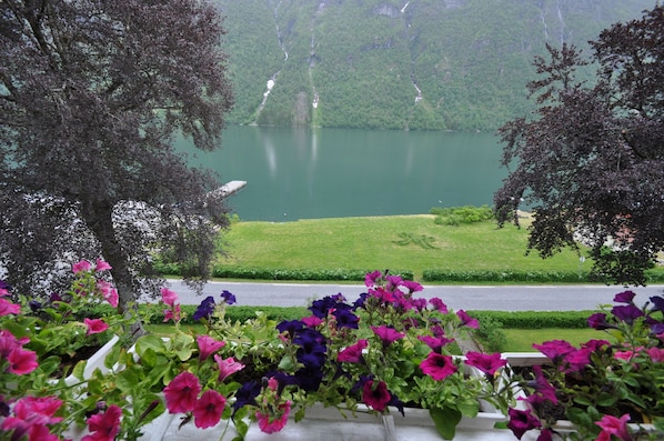 Superior Double Room | Cribs/infant beds - Hotel Mundal (Sogndal)