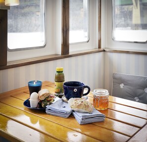 Dagelijks continentaal ontbijt inbegrepen