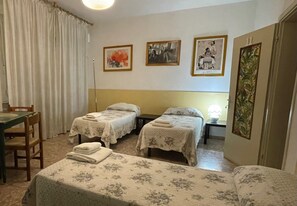 Triple Room, Shared Bathroom | Individually furnished, free WiFi - Venice Treviso Airport Bed (Treviso)